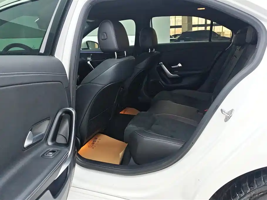 Mercedes-Benz A-Class 2022 A 200 L Sport Sedan Style фото 11