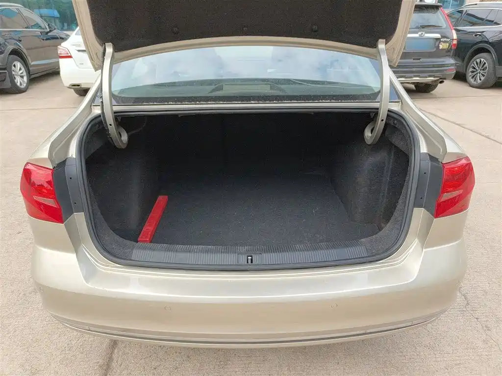 Volkswagen Bora 2018 1.5L Automatic Comfort фото 19