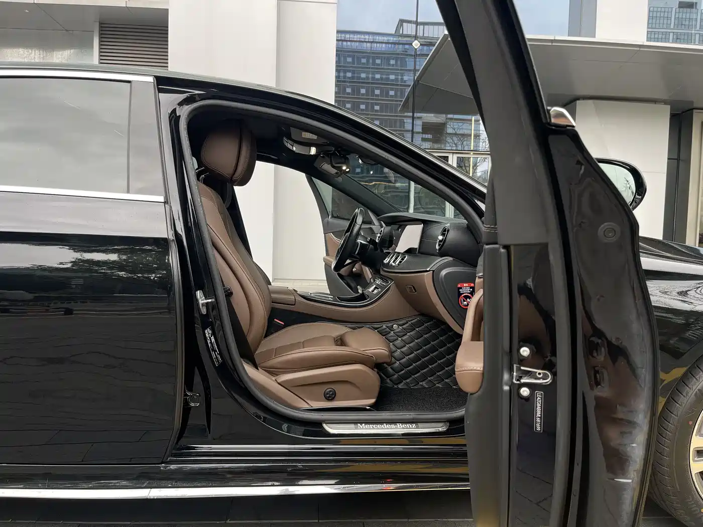 MERCEDES-BENZ E-CLASS