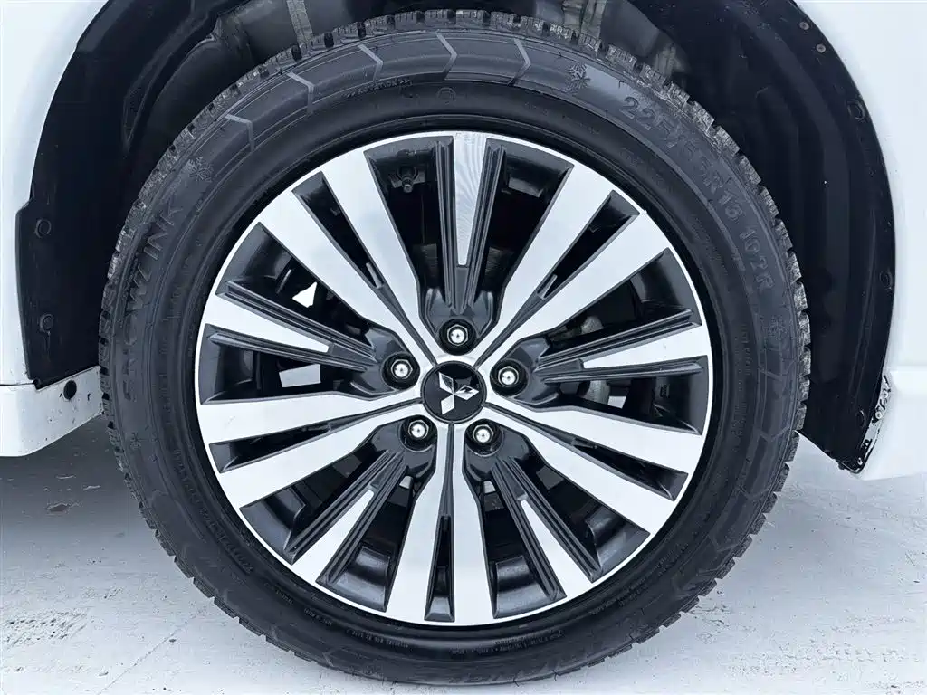 Mitsubishi Outlander 2021 2.0L 2WD Smooth Ride Version 5-Seater фото 21