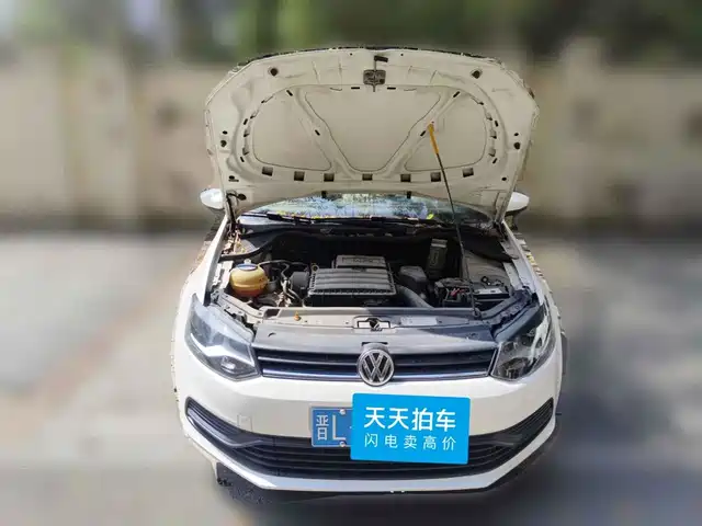 Volkswagen Polo 2018 1.5L Manual Safe Drive — фото 3