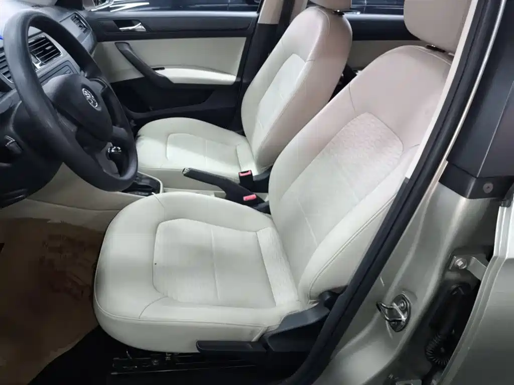 Škoda Rapid 2013 1.6L Automatic Smart Selection фото 15