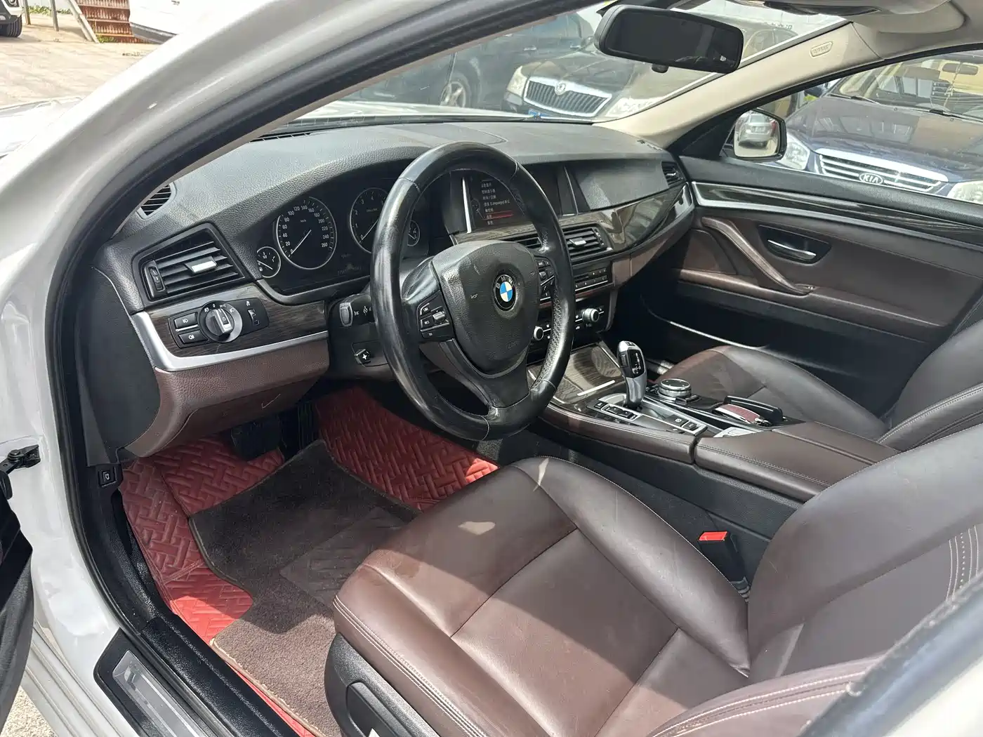 BMW 5 Series 2014 525Li Luxury Design Package фото 8