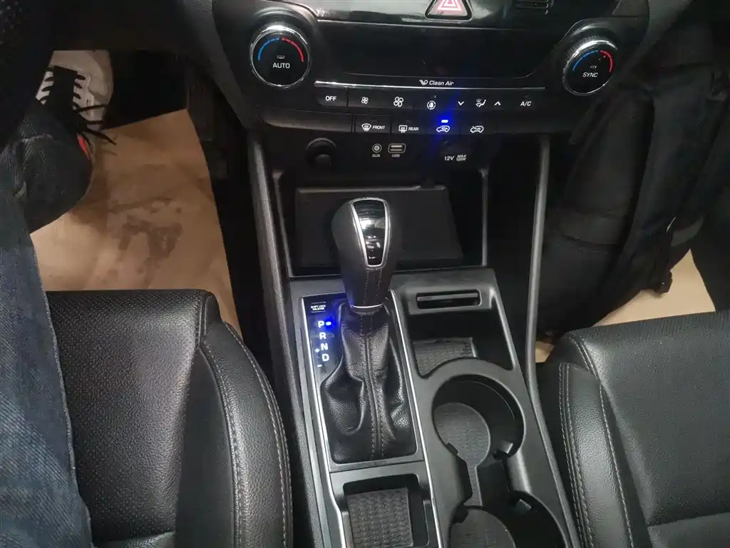 Hyundai Tucson 2018 1.6T DCT 2WD 15th Anniversary Special Edition фото 14
