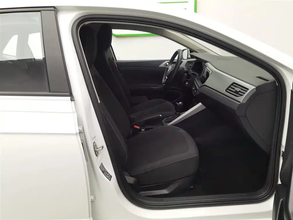 Volkswagen Polo 2023 Facelift Plus 1.5L Auto Joyful Living Edition фото 23