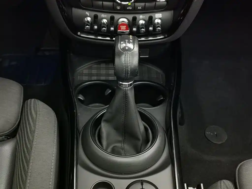 MINI CLUBMAN 2016 Facelift 1.5T COOPER фото 13