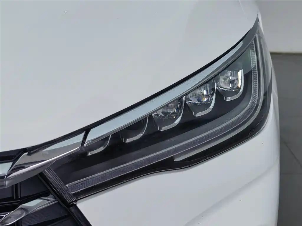 BYD Song MAX New Energy 2022 DM-i 105KM Honor Model фото 7