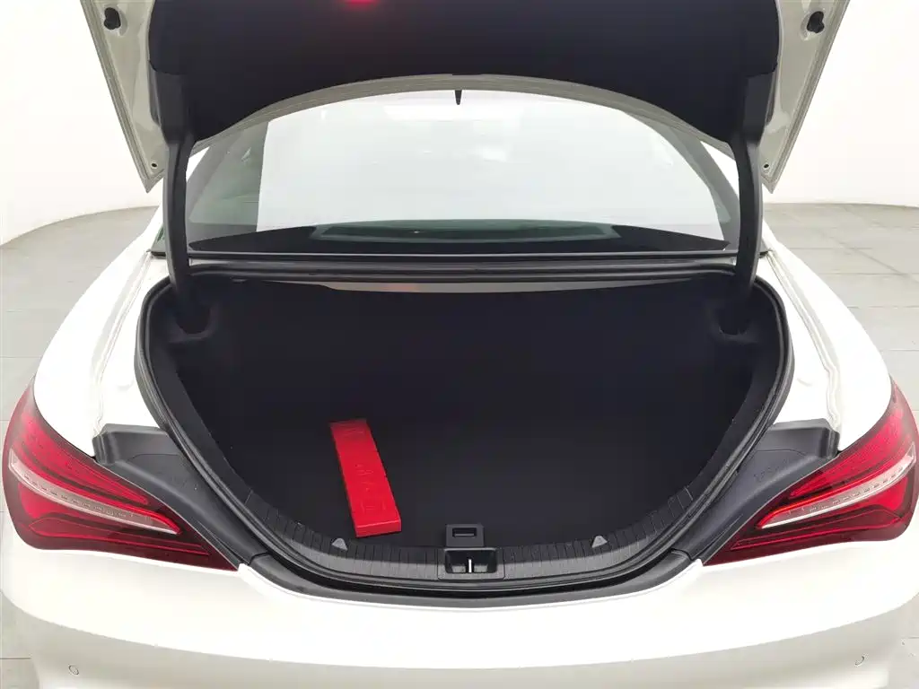 Mercedes-Benz CLA (Import) 2016 Facelift CLA 200 Style фото 16