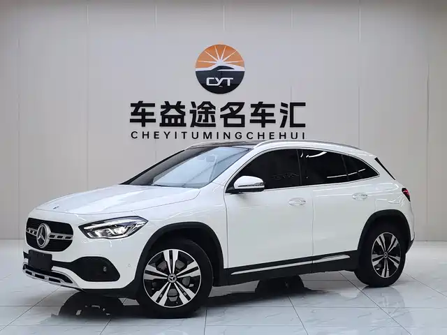 MERCEDES-BENZ GLA