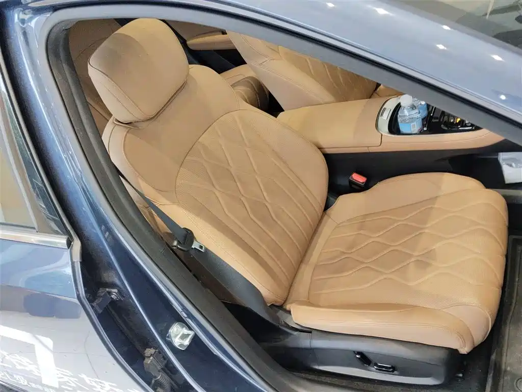 Geely Galaxy Galaxy A7 2025 EM-i 150km Explorer+ Edition фото 20
