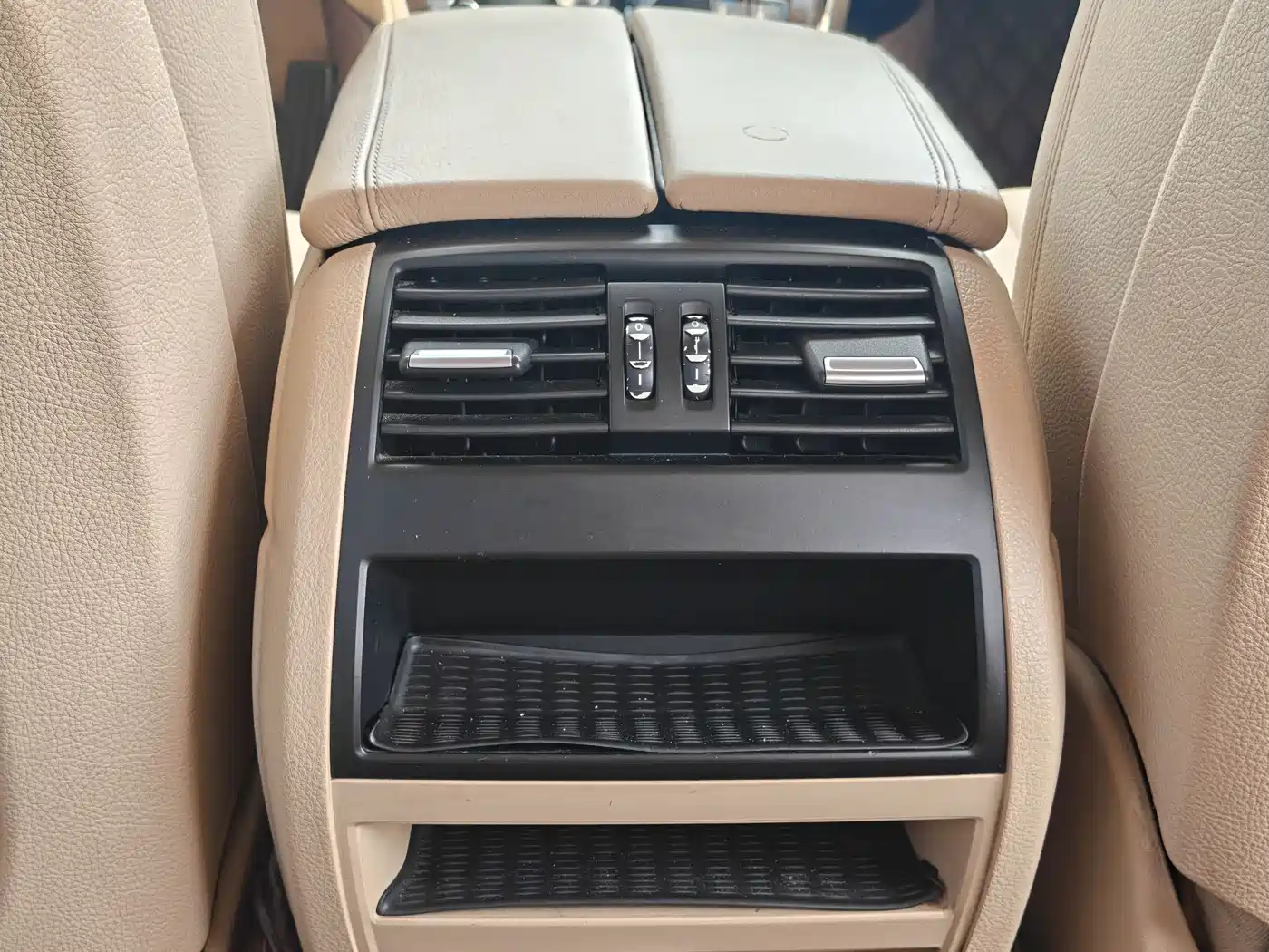BMW 5 Series 2014 525Li Leading фото 12