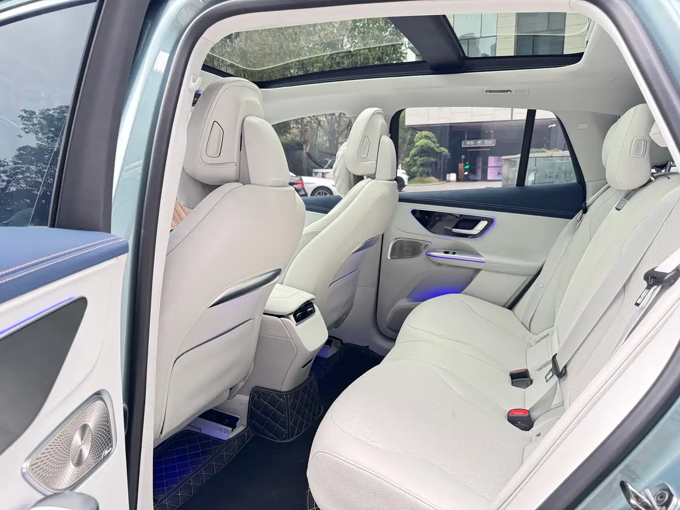 MERCEDES-BENZ EQE SUV