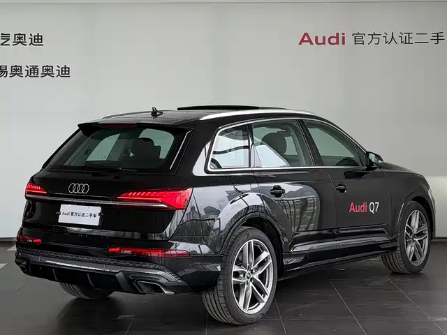 Audi Q7 2025 55 TFSI quattro S line Sport — фото 3