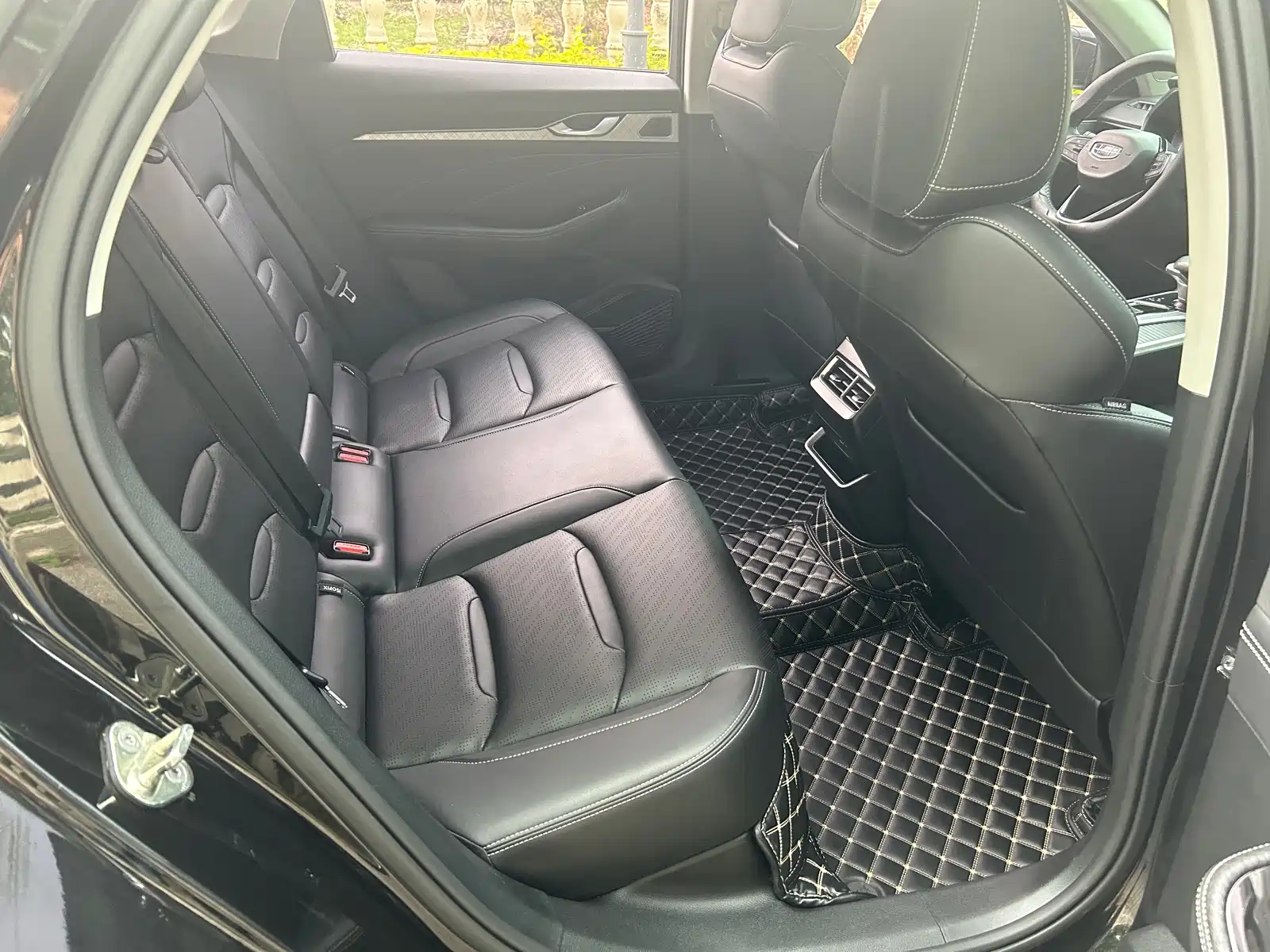 Фото 8 - Geely Preface