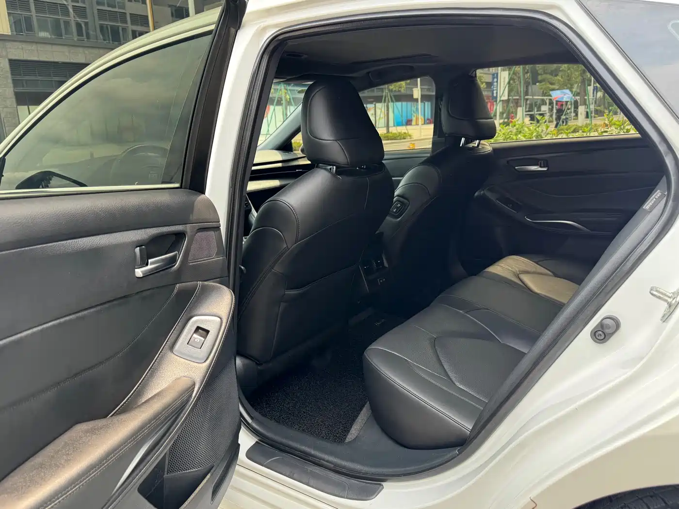 Toyota Avalon 2023 2.0L Luxury Edition фото 16