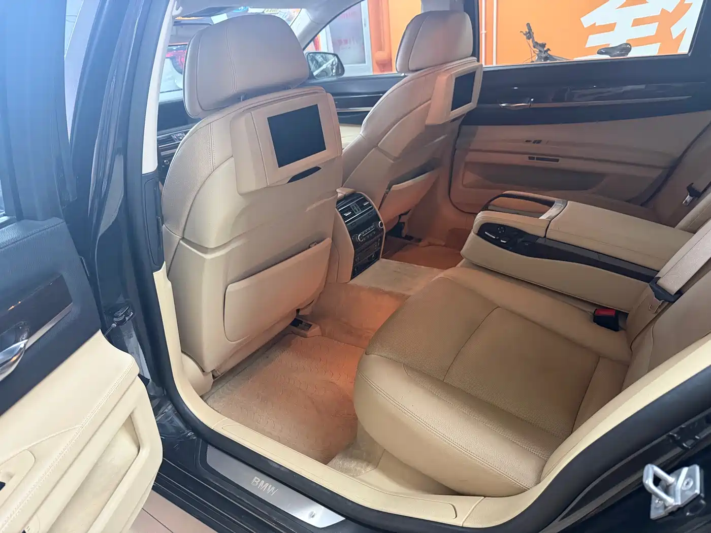 BMW 7 Series 2011 730Li Elegance фото 11