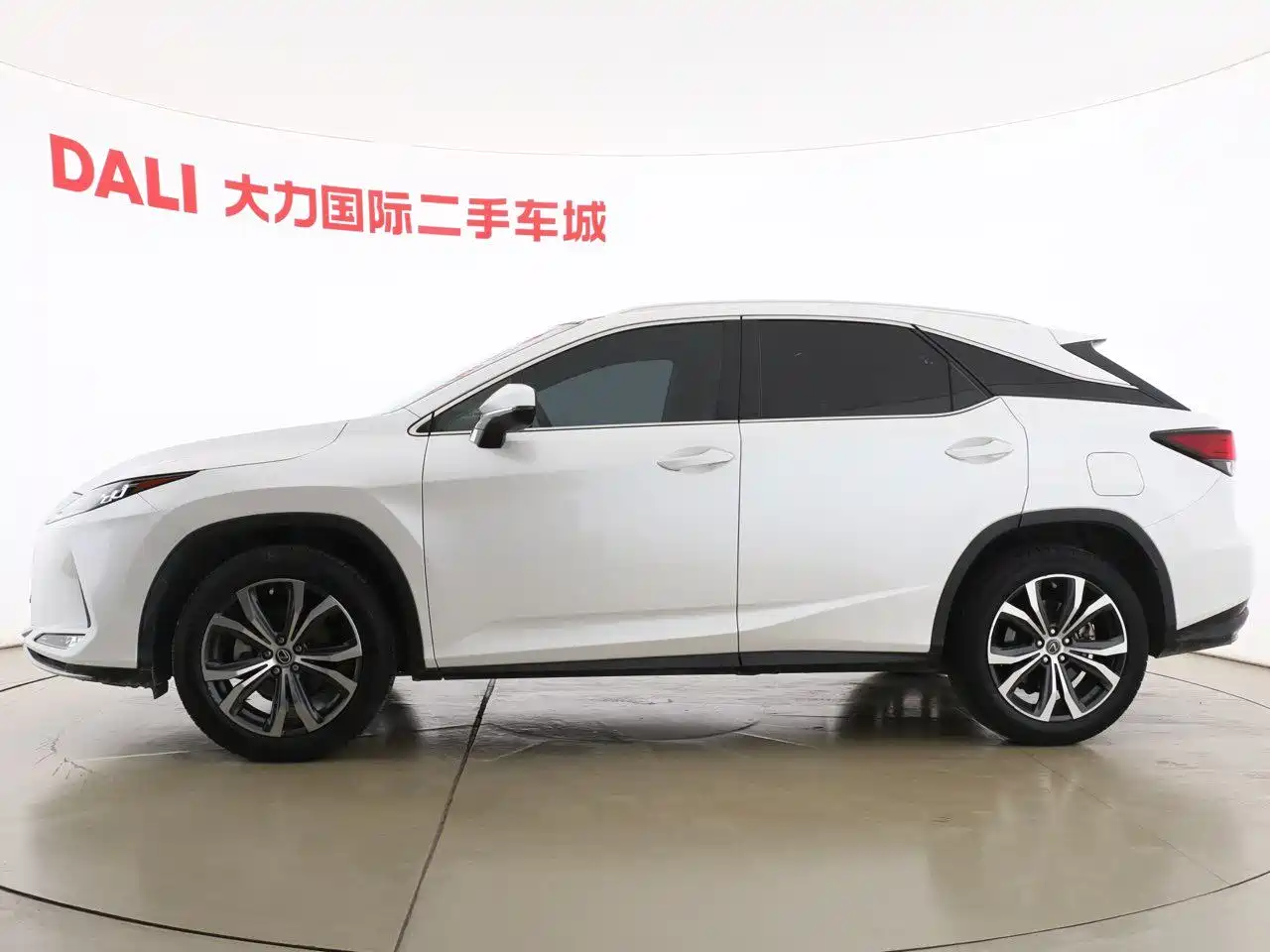 Lexus RX 2020 Facelift 300 AWD Elegance Edition фото 4