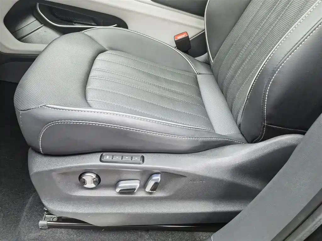 Volkswagen Teramont 2023 330TSI FWD Premium Luxury Edition фото 20