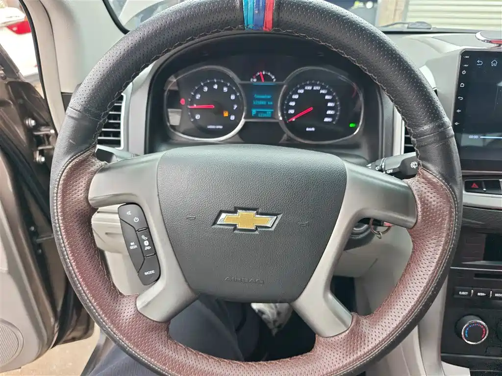 Chevrolet Captiva 2015 2.4L 2WD Urban Edition 5-seater фото 11
