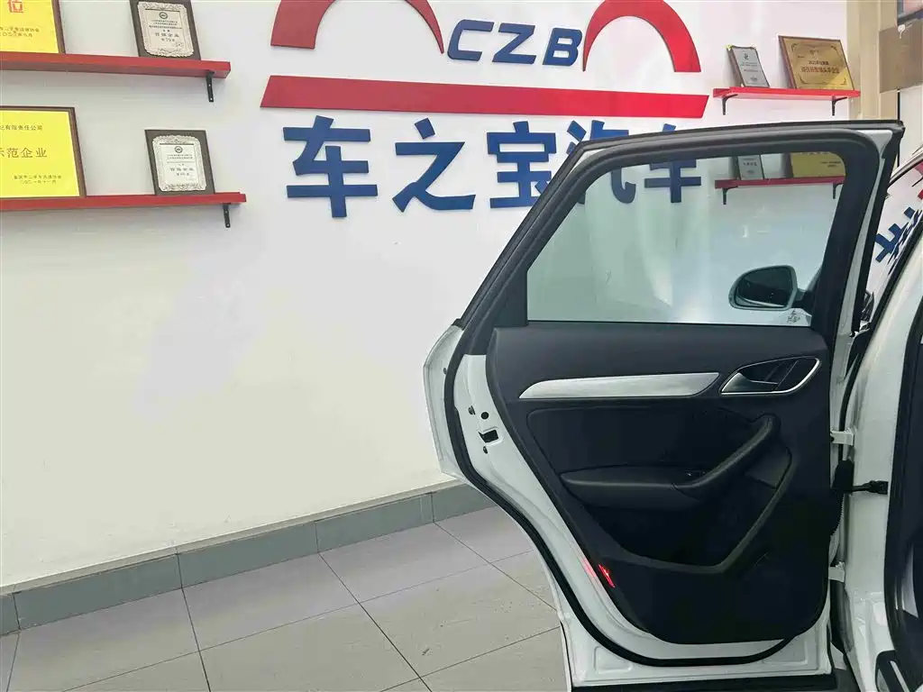Audi Q3 2016 35 TFSI Style фото 24