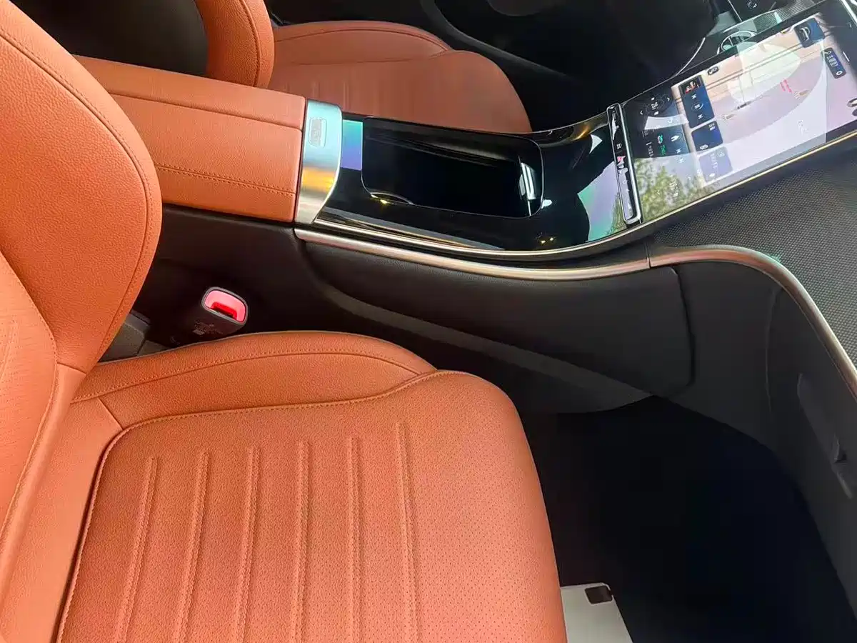 Mercedes-Benz GLC 2024 GLC 260 L 4MATIC Dynamic 7-seater фото 4