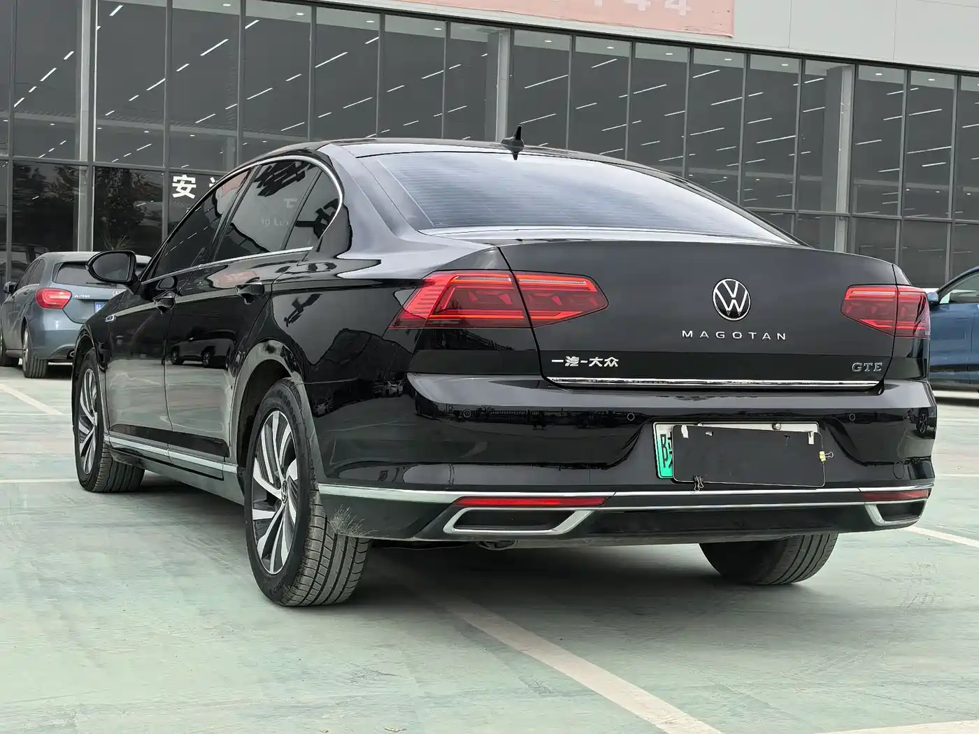 VOLKSWAGEN MAGOTAN GTE PLUG IN HYBRID