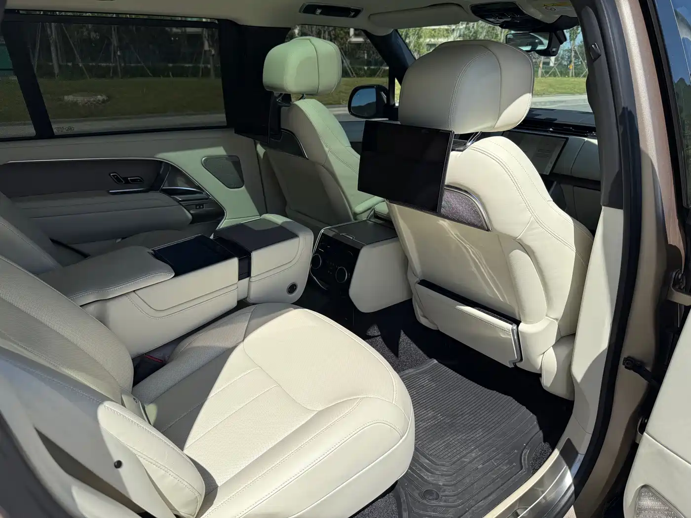 Land Rover Range Rover 2023 2023 4.4 V8 530PS Launch Edition