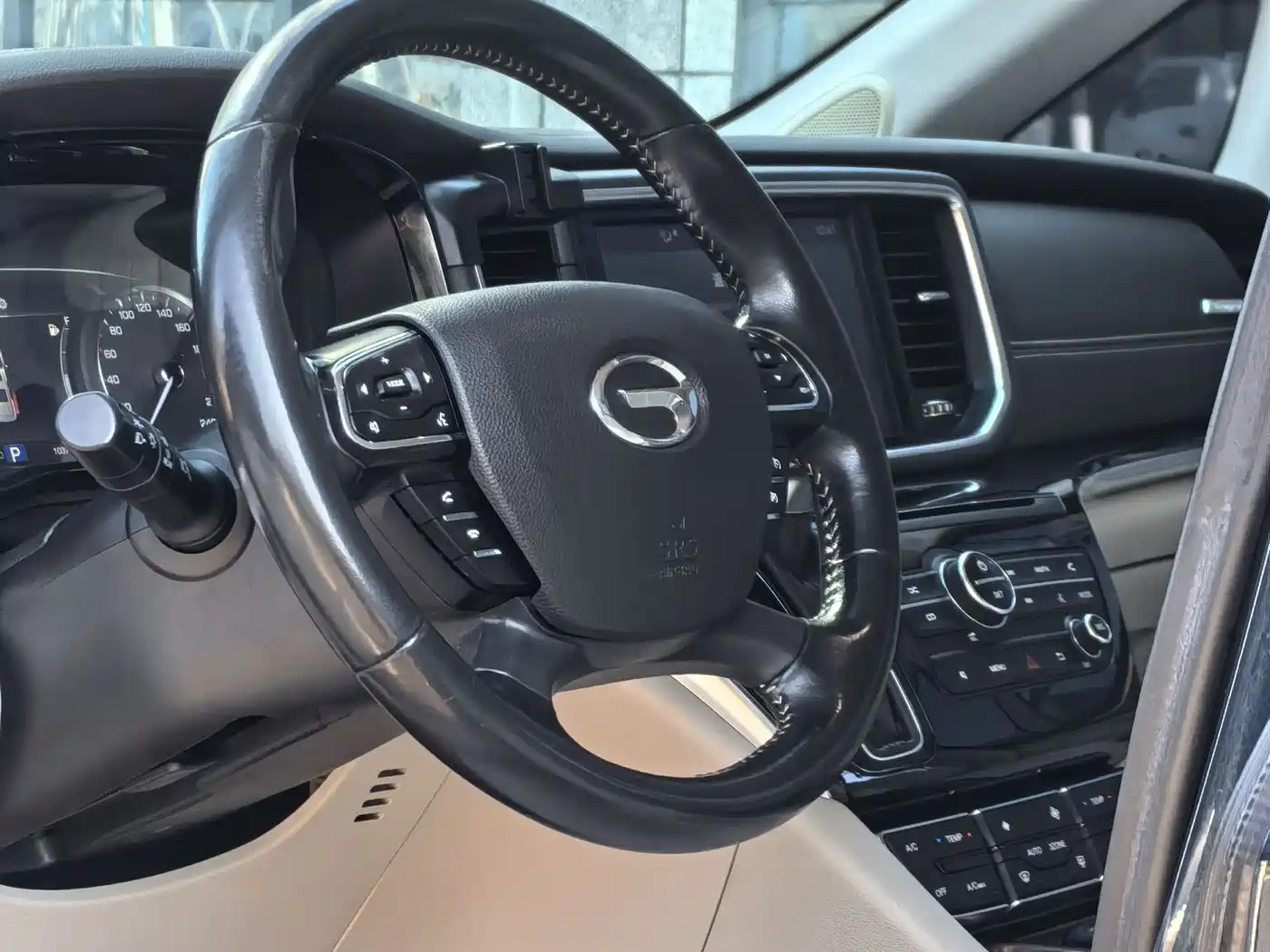 GAC Trumpchi Trumpchi M8 2018 320T Exclusive Edition фото 10
