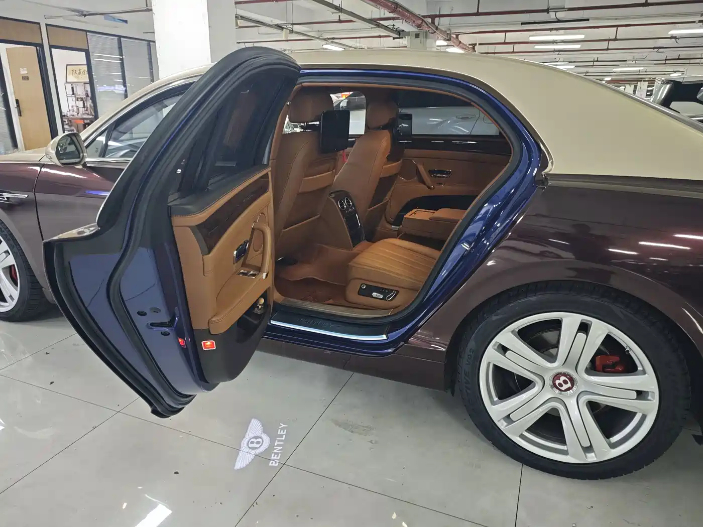 صورة 9 - Bentley Flying Spur