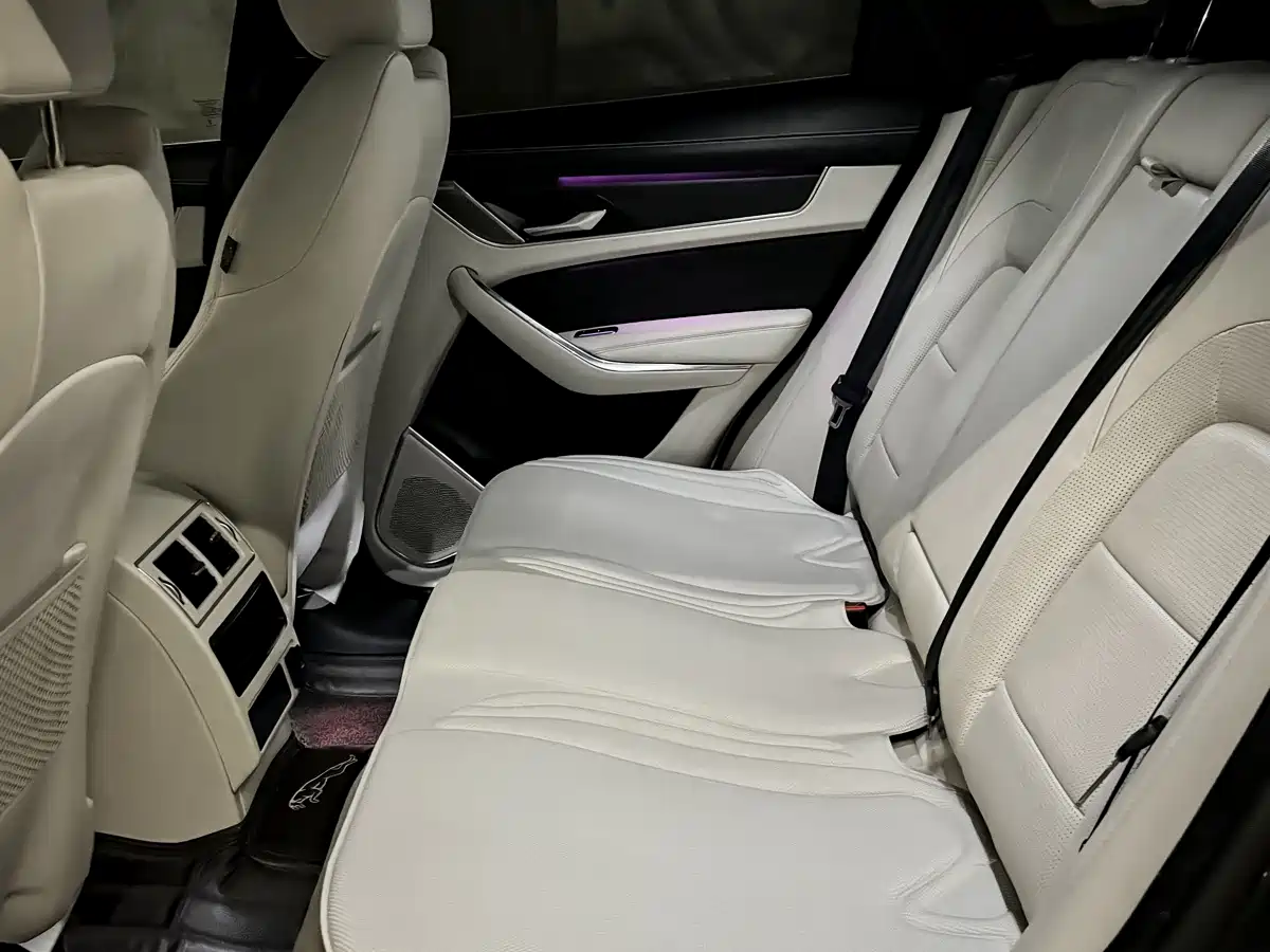Jaguar F-Pace, миниатюра 10