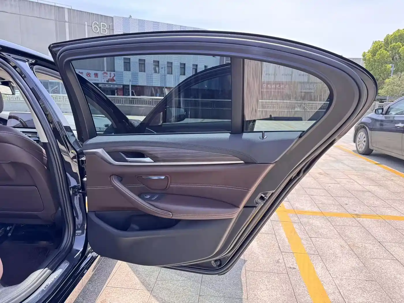 BMW 5 Series 2019 530Li Leading Luxury Package фото 19