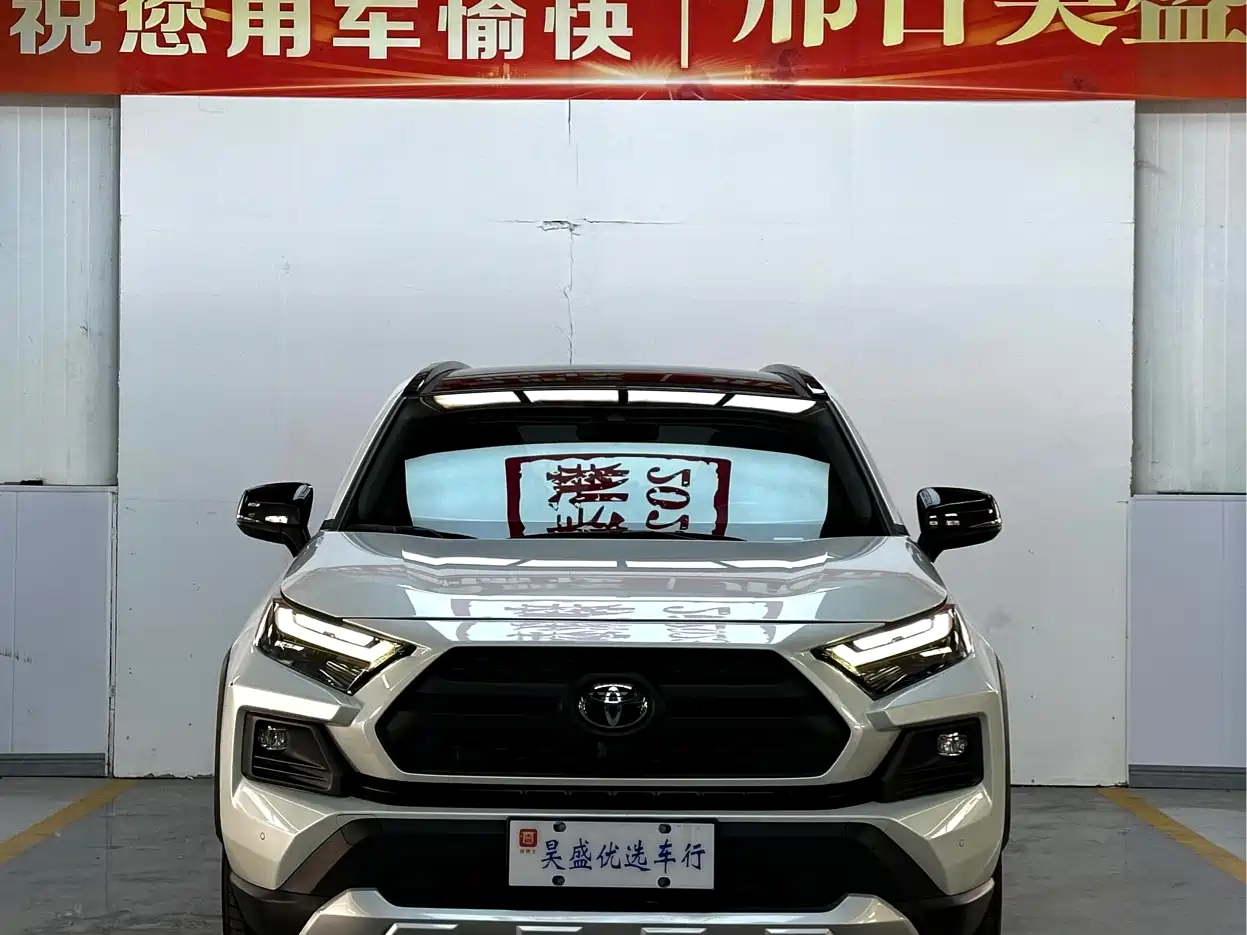 Фото 2 - Toyota RAV4