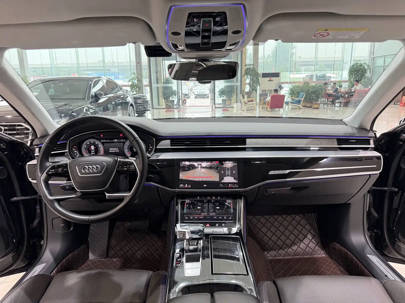 Фото 8 - Audi A8