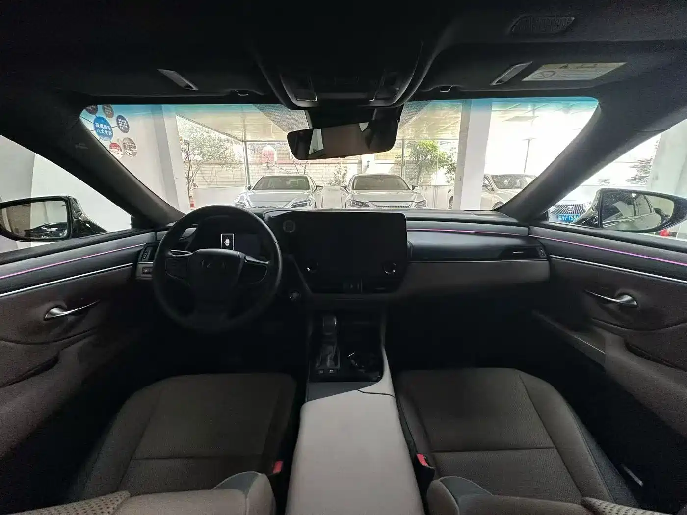 Lexus ES 2025 300h Ultimate Edition фото 5