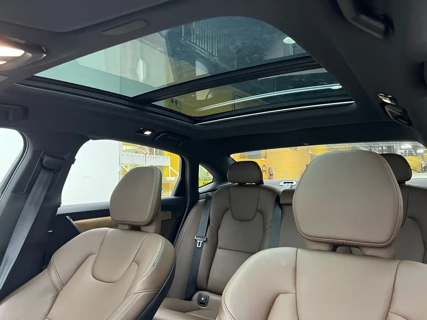 Volvo S90 Plug-in Hybrid 2022 2022 T8 Recharge Plug-in Hybrid Momentum Luxury Edition