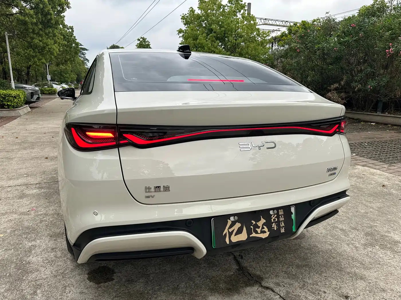 BYD SEAL 06 NEW ENERGY