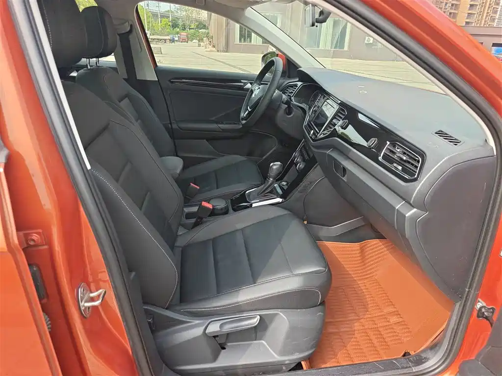 Volkswagen T-ROC 2019 280TSI DSG 2WD Comfort Version China VI фото 20