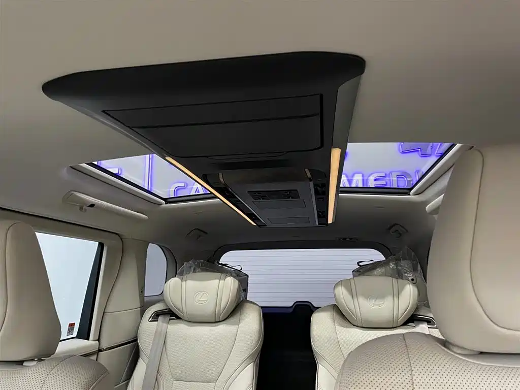 Lexus LM 2023 350h 7-Seater Elegance Edition фото 13