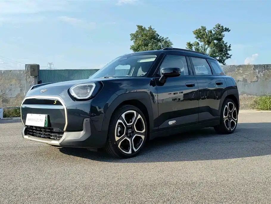 2026 MINI Electric MINI ACEMAN