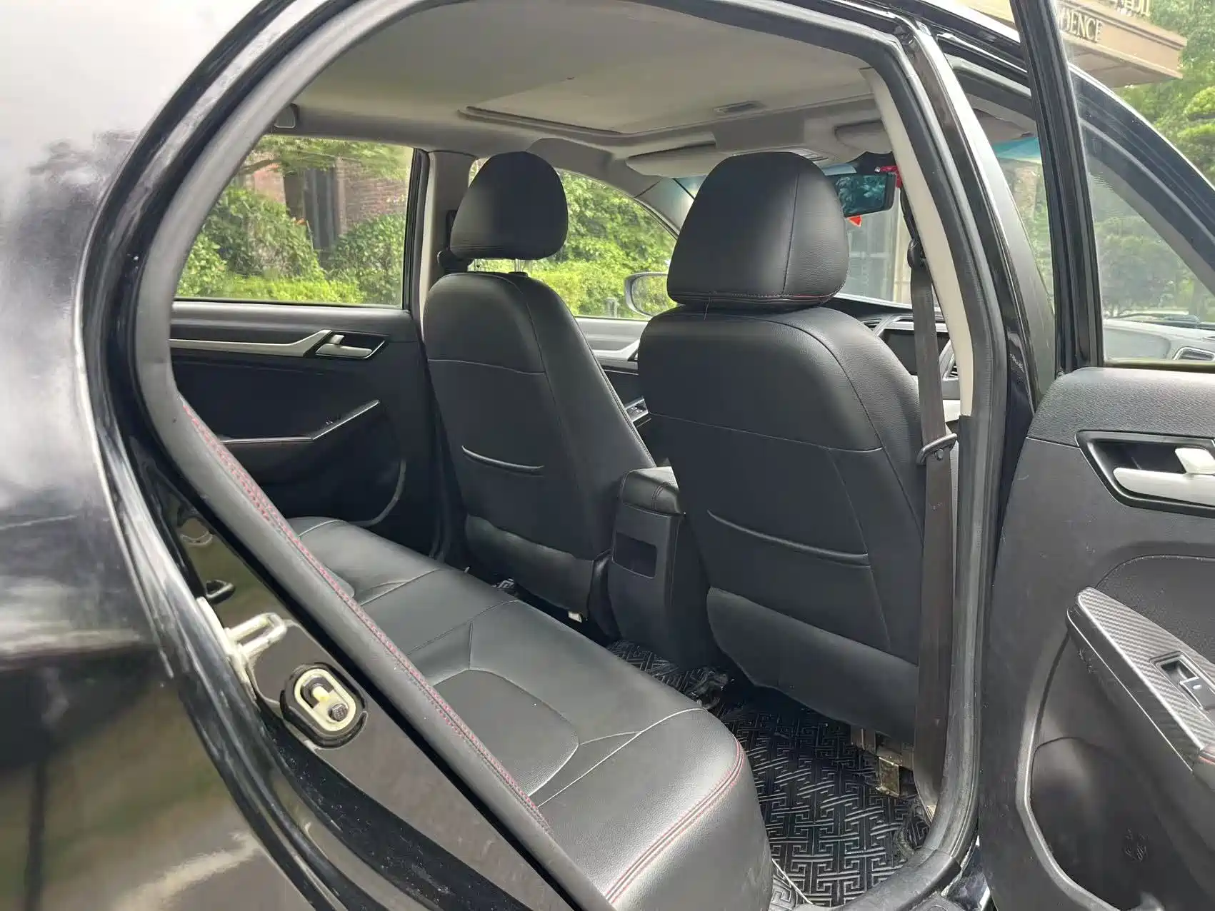 Фото 8 - Geely Vision