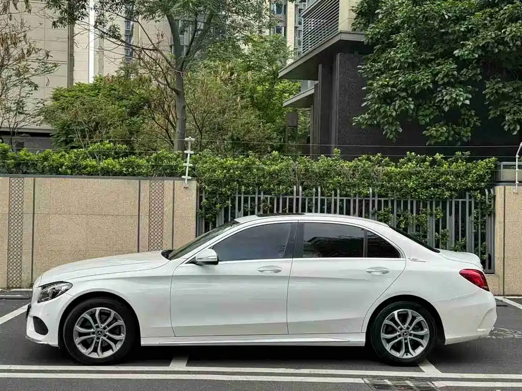 Mercedes-Benz C-Class 2018 C 180 L Fashion Sport Edition фото 2