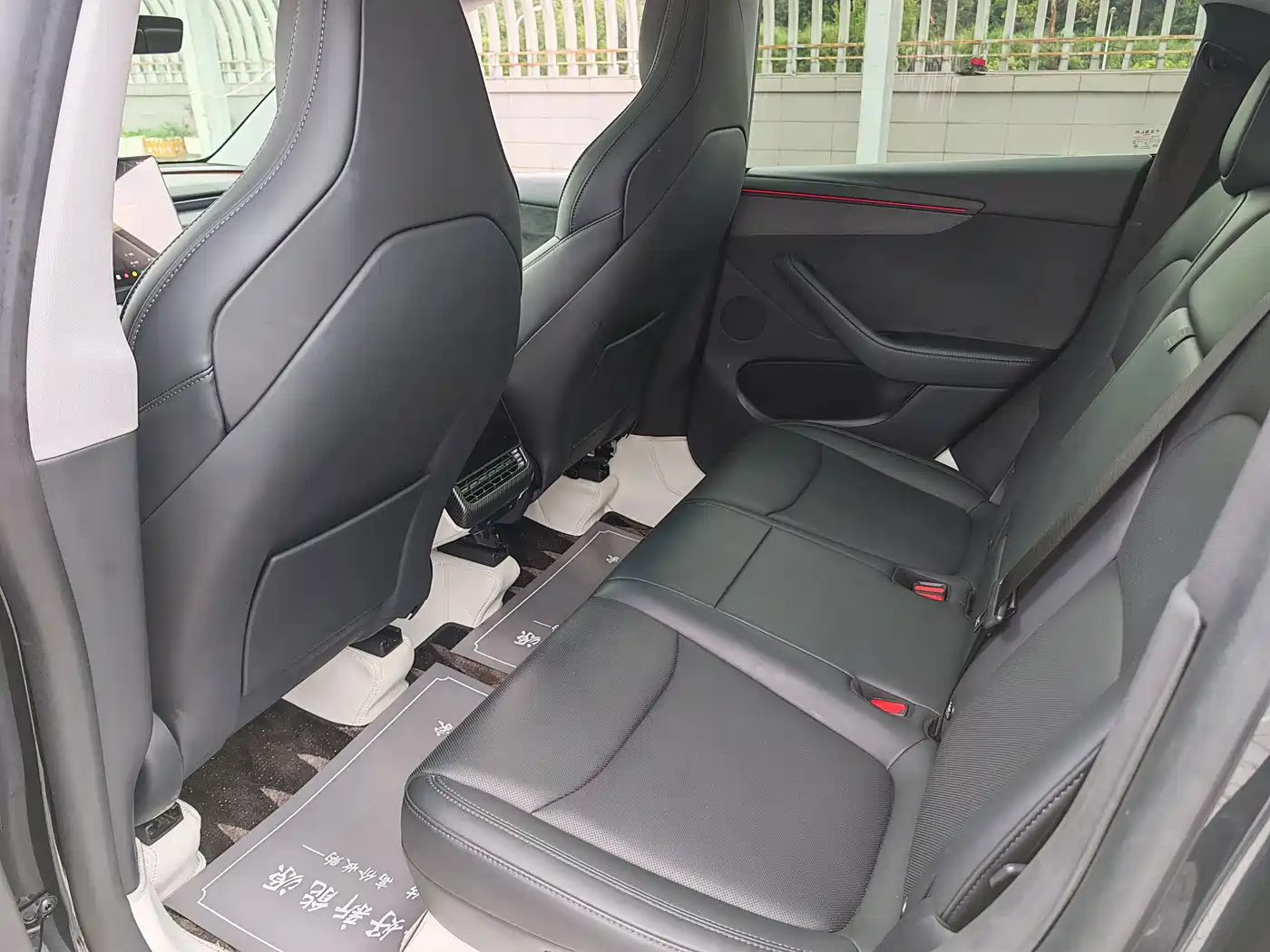 Photo 18 - Tesla Model Y