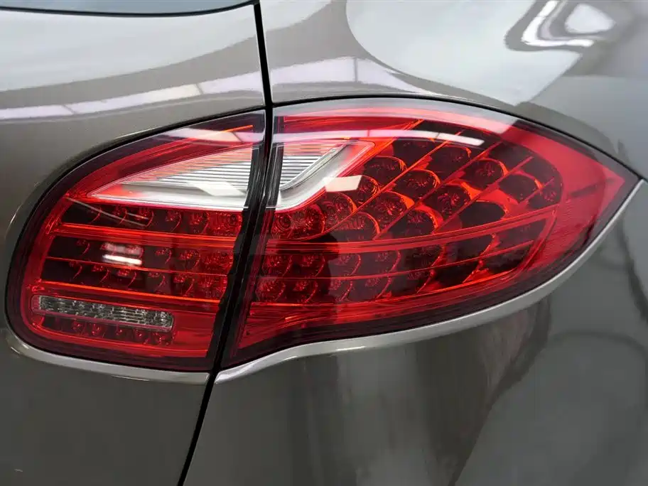 Porsche Cayenne 2011 Cayenne 3.0T фото 17