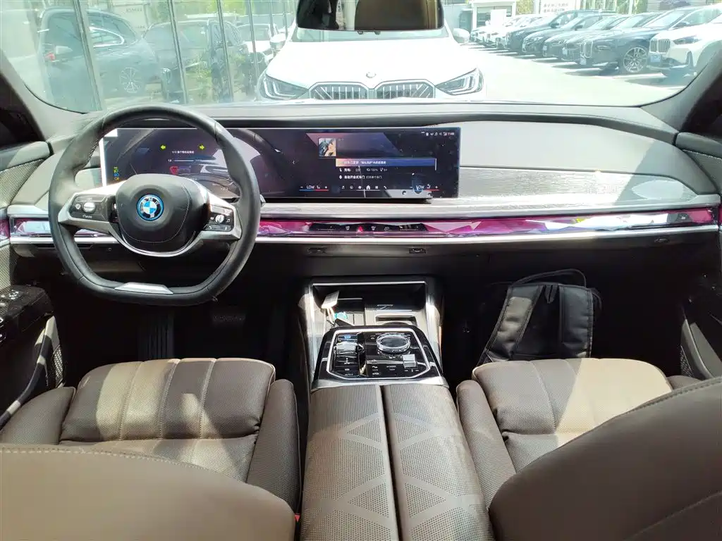 BMW i7 2023 eDrive50L Premium M Sport Package фото 6