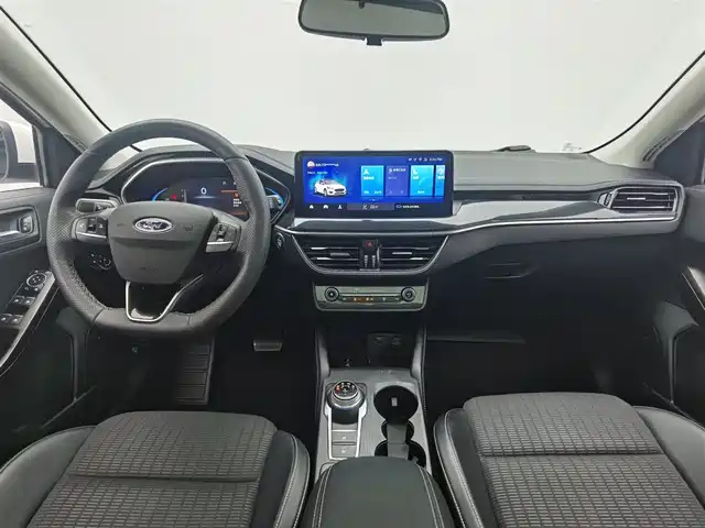 Ford Focus 2021 Hatchback EcoBoost 180 Auto Trend — фото 5