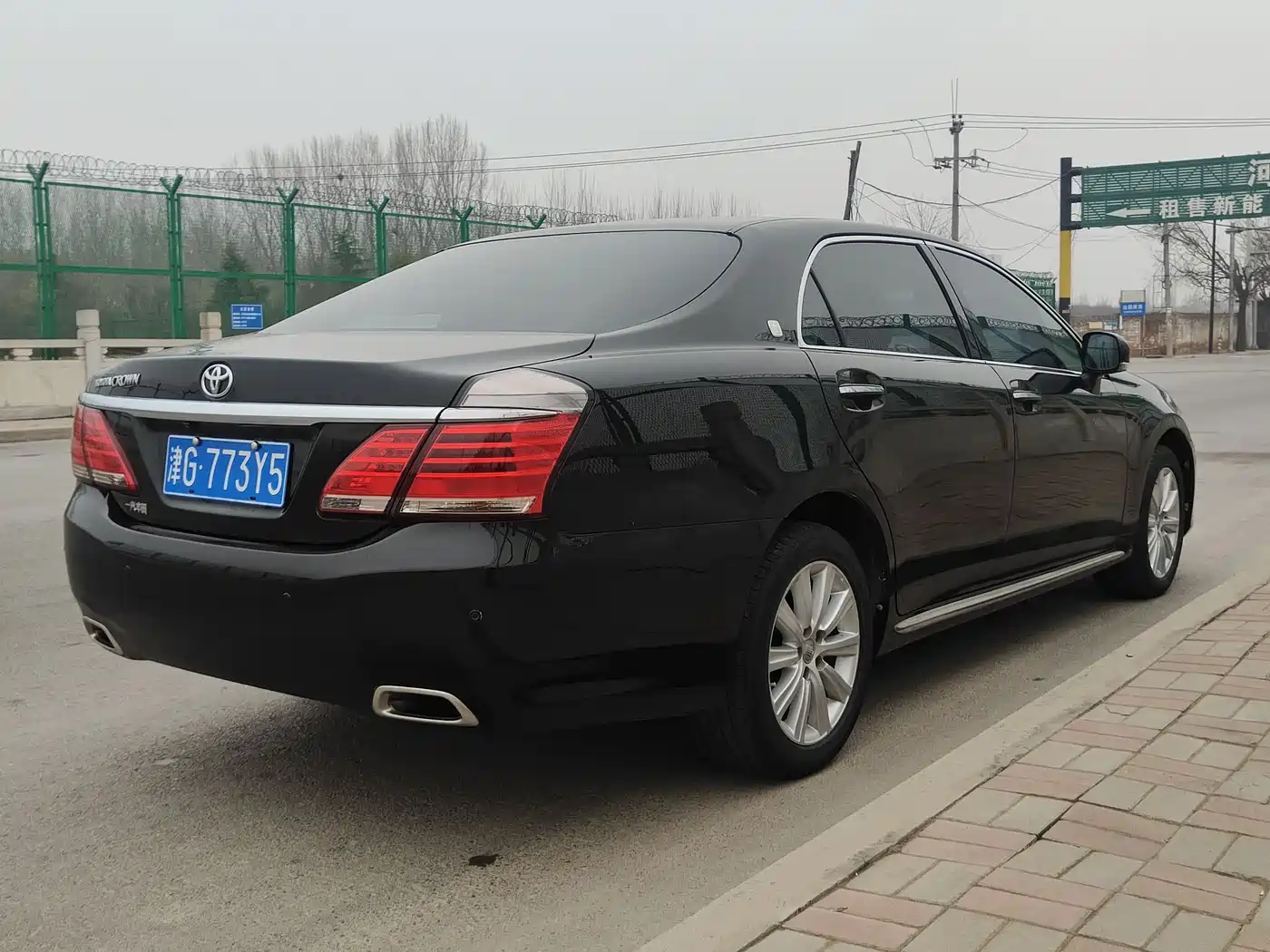 Toyota Crown 2012 2.5L Royal Saloon фото 7