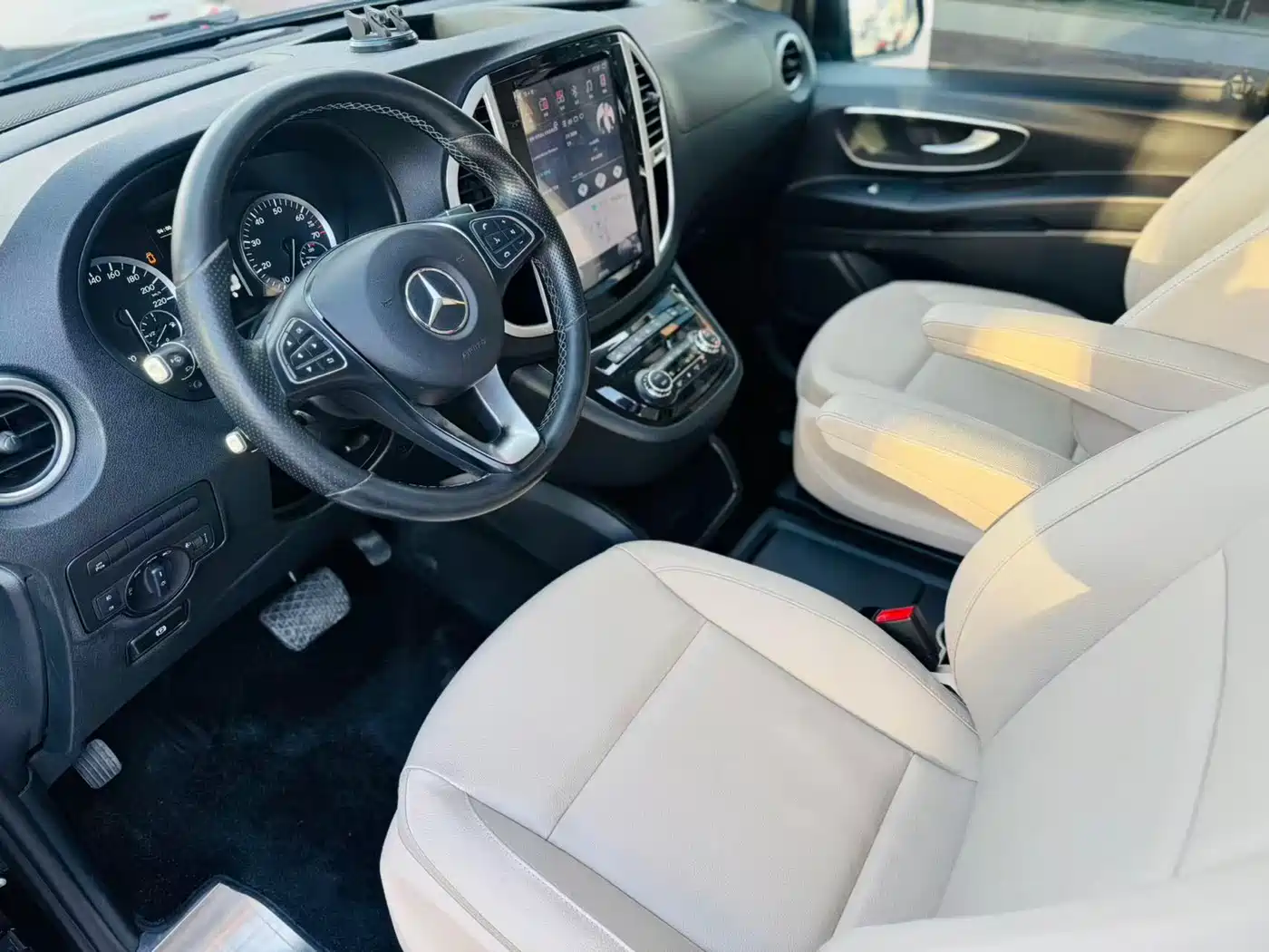 Mercedes-Benz Vito 2018 2.0T Business Edition China VI фото 2