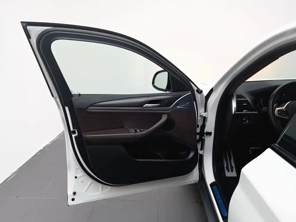 Photo 8 - BMW X4