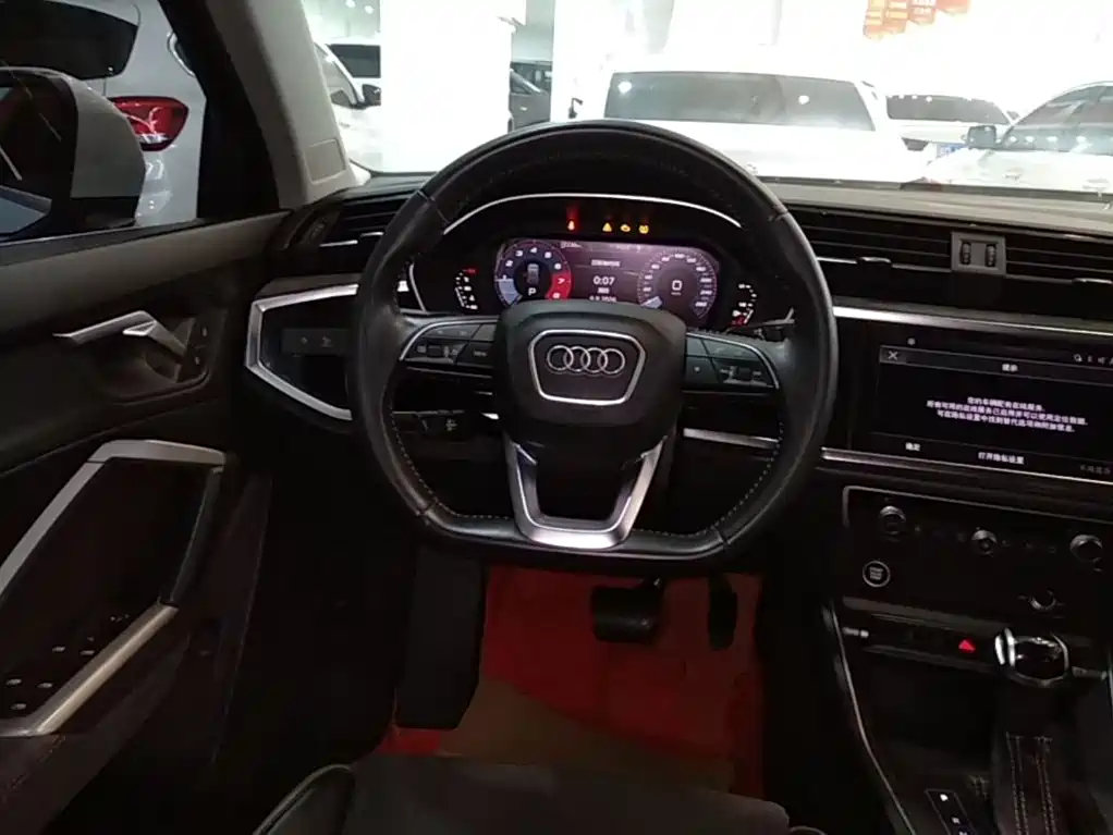 Фото 11 - Audi Q3