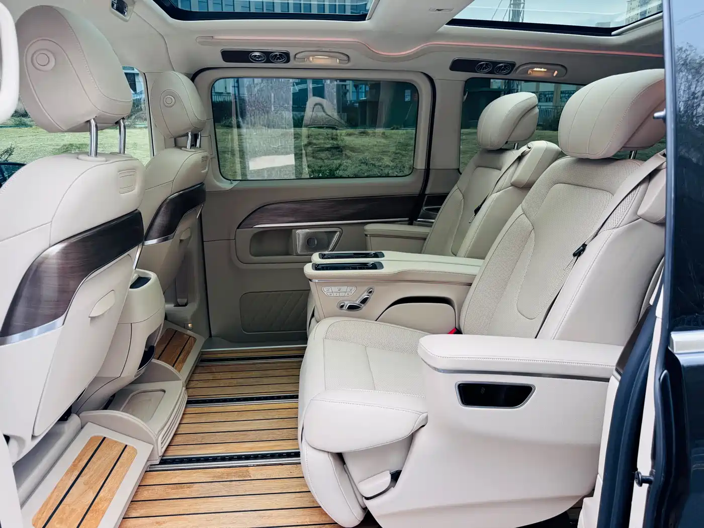 MERCEDES-BENZ V CLASS